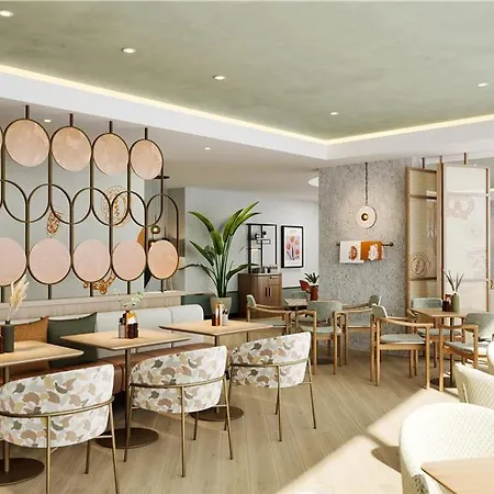 Doubletree By Hilton Centre Hotel *