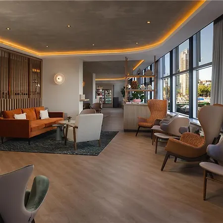 Doubletree By Hilton Centre מלון *