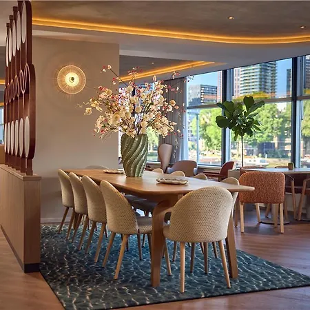 מלון Doubletree By Hilton Centre רוטרדם