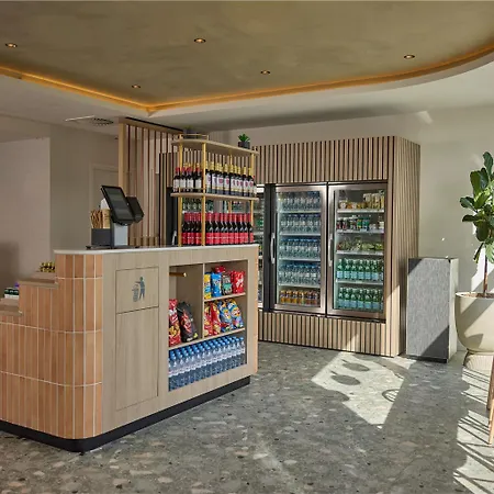 Doubletree By Hilton Centre *