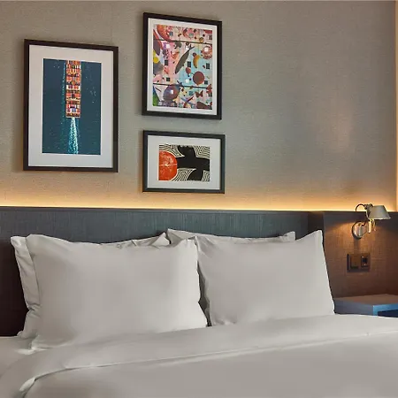 Doubletree By Hilton Centre *