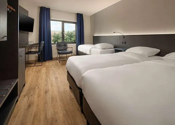 Отель Doubletree By Hilton Centre *