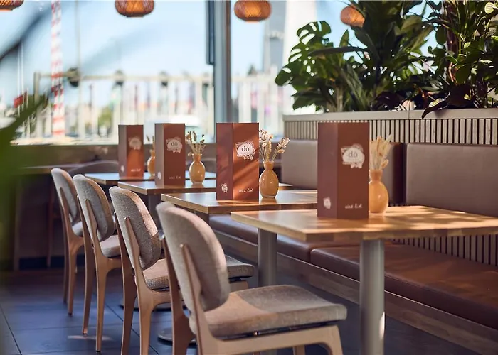 Doubletree By Hilton Centre *