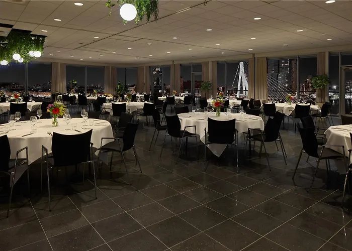 Отель Doubletree By Hilton Centre *