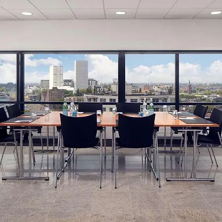 Doubletree By Hilton Centre Hotel *