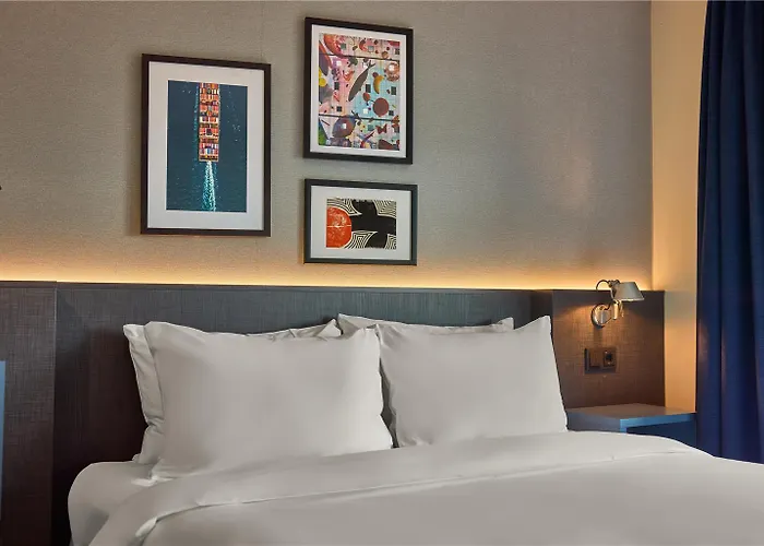 Doubletree By Hilton Centre *